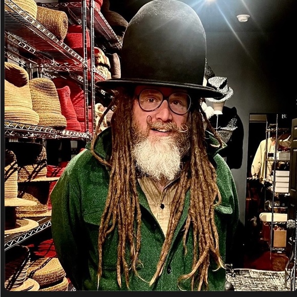 Esenshel Big Bowler Hat in Black Hemp - Picture 10 of 13